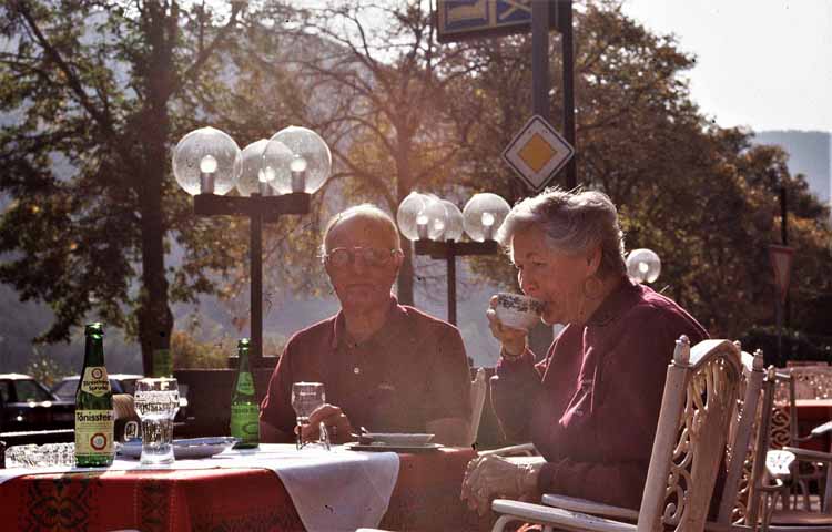 outdoor breakfast